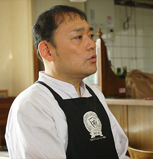 焙煎士　小原嘉丈